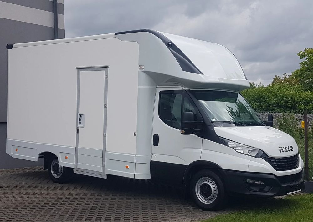 Dostavno vozilo z zabojnikom Iveco DAILY KONTENER NISKOPODŁOGOWY 4,43x2,23x2,42 SKLEP FOODTRUCK BAR KLIMA KONIOWÓZ KAMPER: slika 1