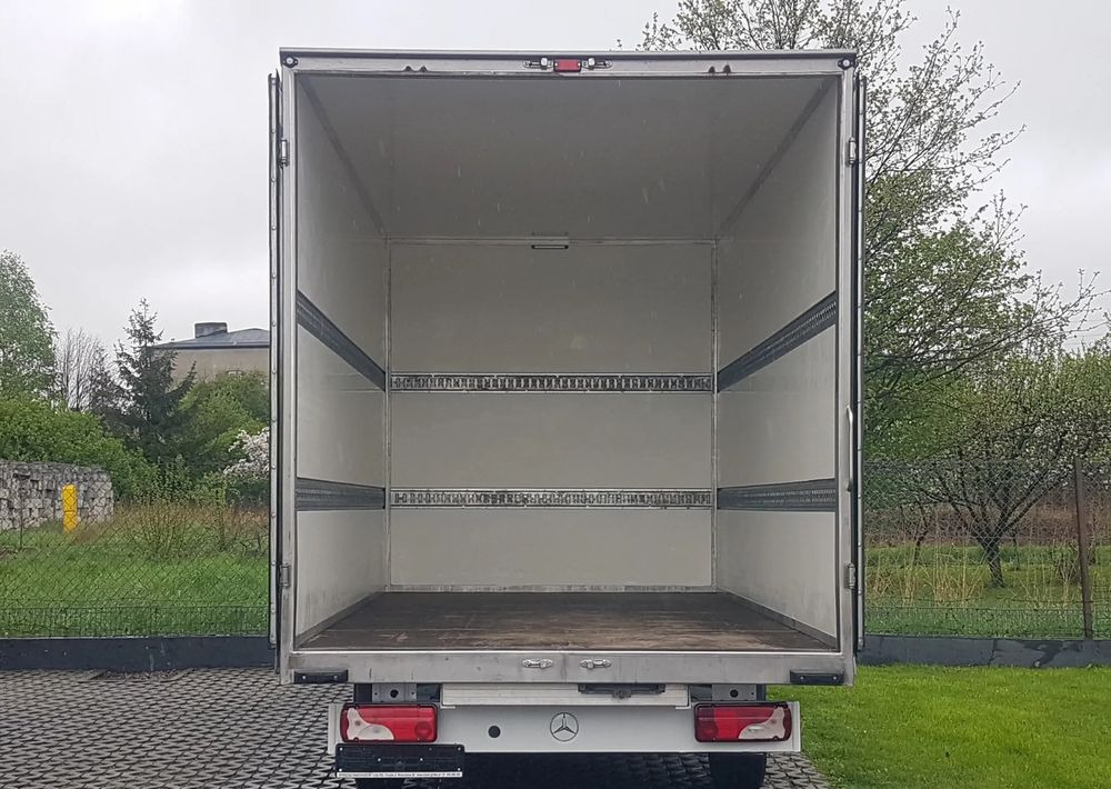 Mercedes-Benz Sprinter KONTENER 8EP 4,11x2,15x2,30 KLIMA 314 CDI MANUAL KRAJOWY AC - Dostavno vozilo z zabojnikom: slika 5 Mercedes-Benz Sprinter KONTENER 8EP 4,11x2,15x2,30 KLIMA 314 CDI MANUAL KRAJOWY AC - Dostavno vozilo z zabojnikom: slika 5