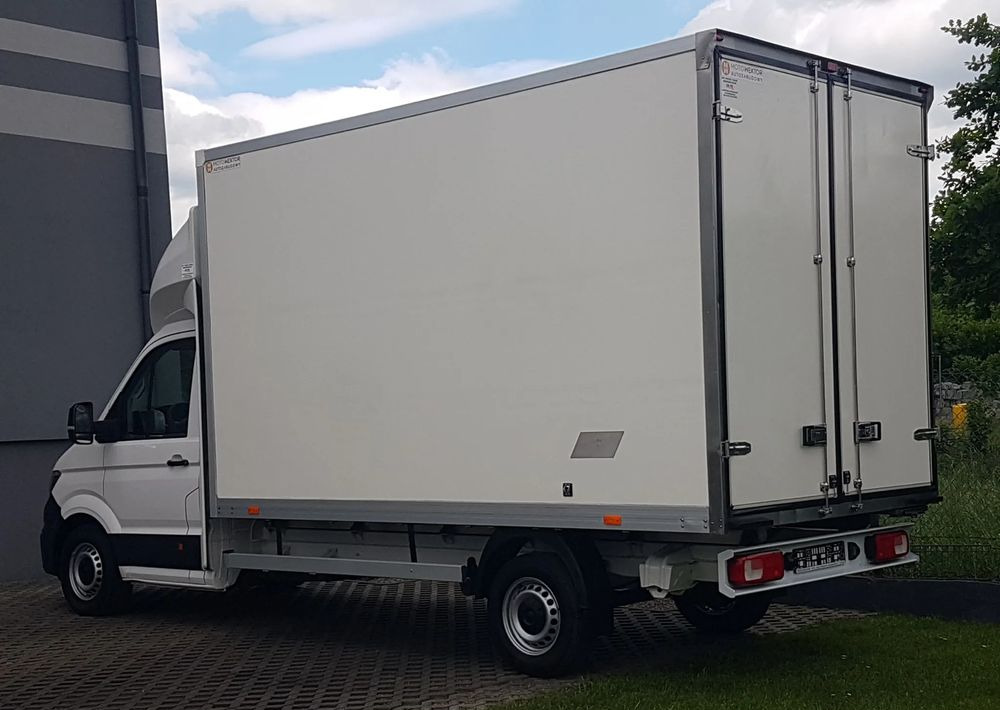 Volkswagen CRAFTER 8 EP KONTENER 4,09x2,15x2,32 KLIMA 2,0 TDI KRAJOWY - Dostavno vozilo z zabojnikom: slika 3 Volkswagen CRAFTER 8 EP KONTENER 4,09x2,15x2,32 KLIMA 2,0 TDI KRAJOWY - Dostavno vozilo z zabojnikom: slika 3
