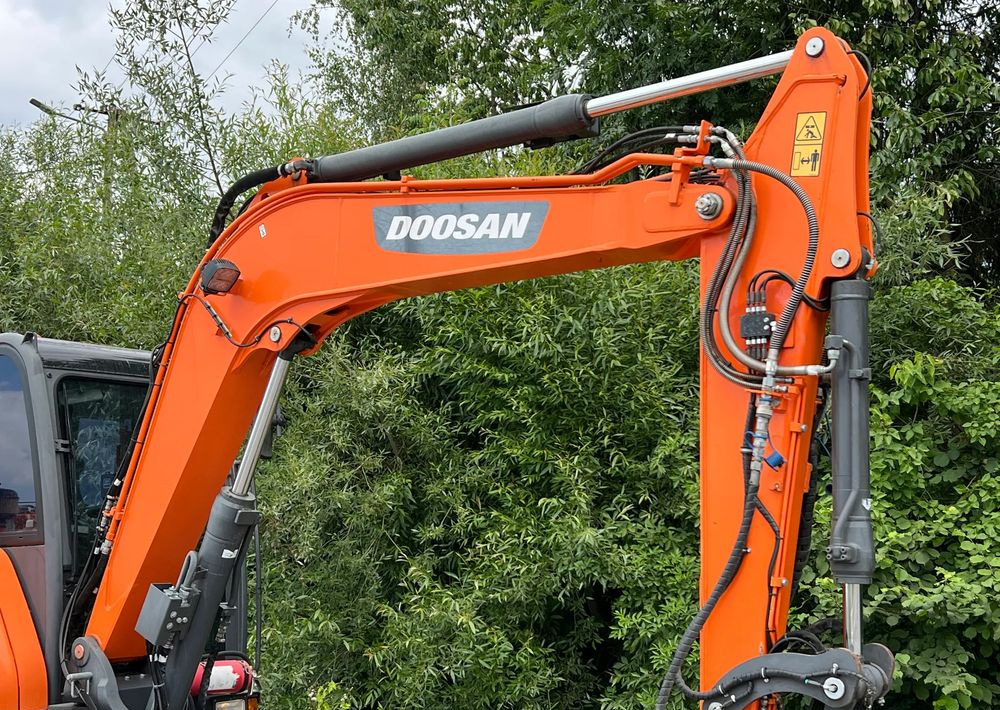 Doosan DOOSAN DX57W *ROTOTILT* 2200 Motogodzin * Jak Nowa * Sprowadzona * Stan Perfekcyjny - Bager na kolesih: slika 4 Doosan DOOSAN DX57W *ROTOTILT* 2200 Motogodzin * Jak Nowa * Sprowadzona * Stan Perfekcyjny - Bager na kolesih: slika 4