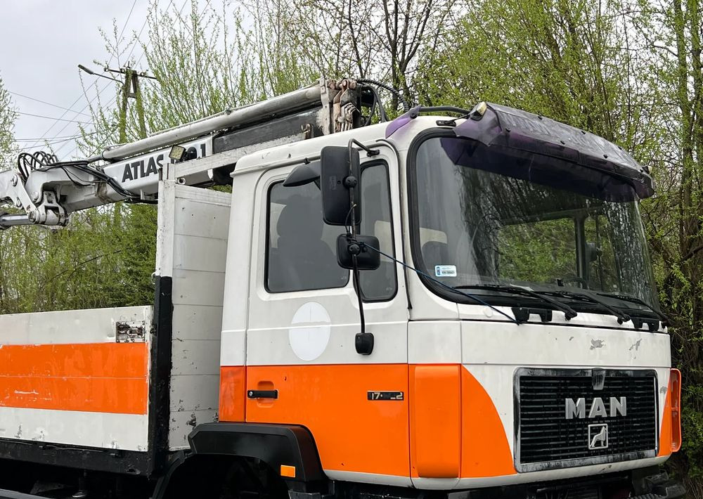 MAN * 27-322 MAN 6x4 * HDS ATLAS 140 * - Tovornjak s kesonom, Tovornjak z dvigalom: slika 3 MAN * 27-322 MAN 6x4 * HDS ATLAS 140 * - Tovornjak s kesonom, Tovornjak z dvigalom: slika 3