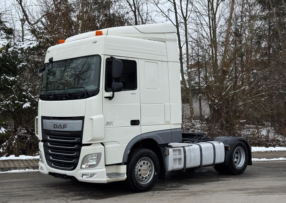 DAF * DAF XF 106 * SPROWADZONY * SUPER STAN CIĄGNIK SIODŁOWY Euro 6 - Vlačilec: slika 1 DAF * DAF XF 106 * SPROWADZONY * SUPER STAN CIĄGNIK SIODŁOWY Euro 6 - Vlačilec: slika 1