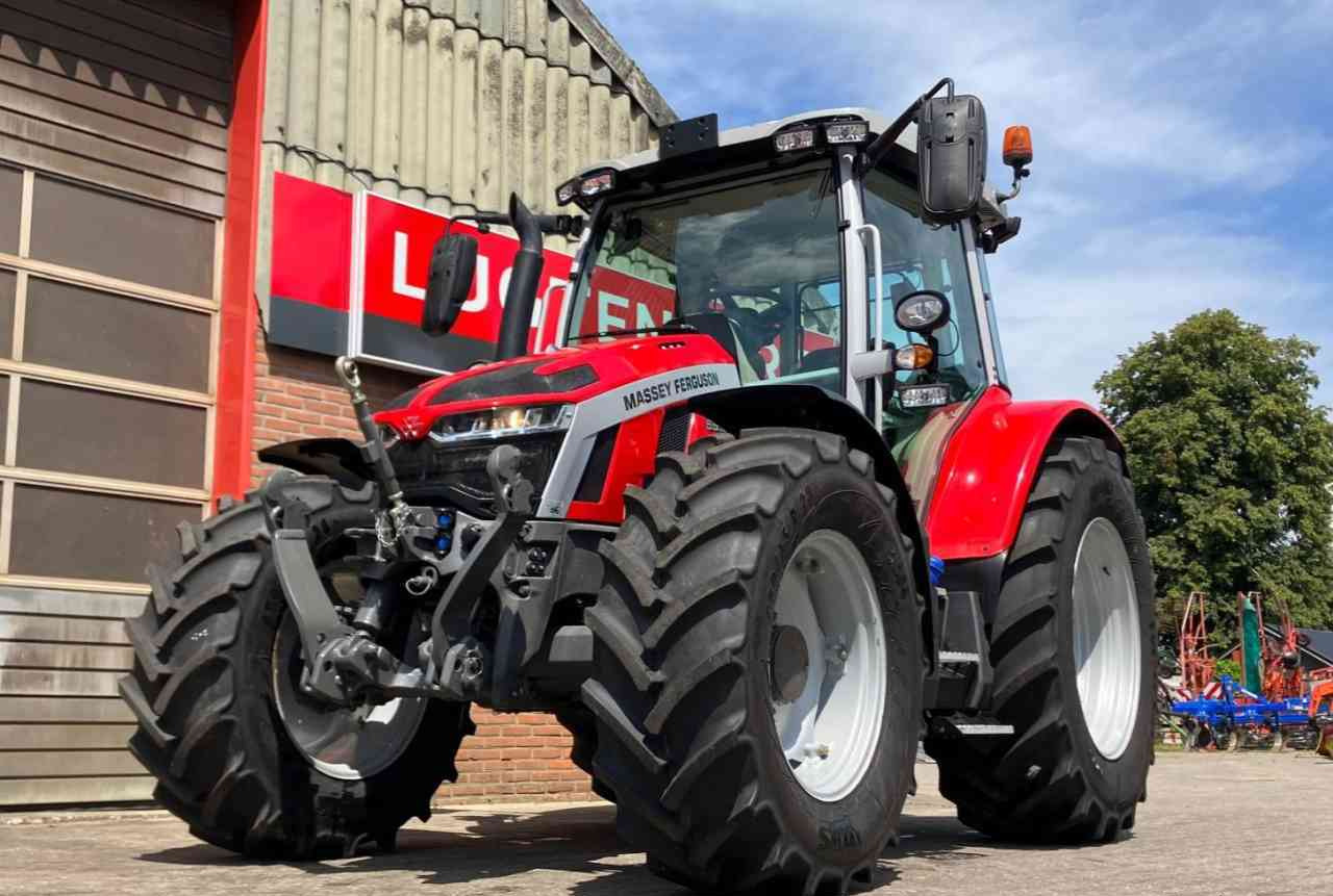 Massey Ferguson 5S.125 Dyna-4 Essential tractoren. - Traktor: slika 3 Massey Ferguson 5S.125 Dyna-4 Essential tractoren. - Traktor: slika 3
