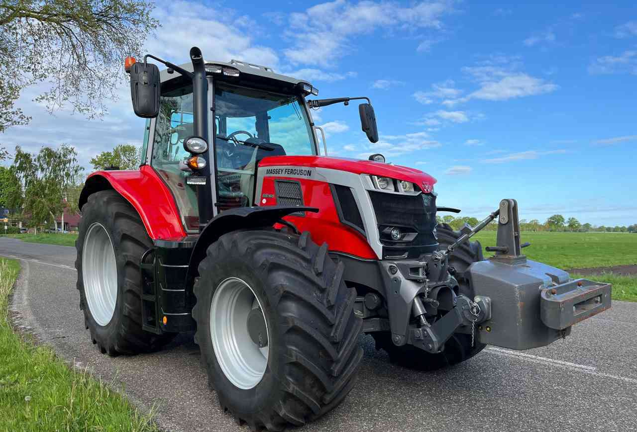 Massey Ferguson 6S.165 Dyna-6 Efficient - Traktor: slika 1 Massey Ferguson 6S.165 Dyna-6 Efficient - Traktor: slika 1