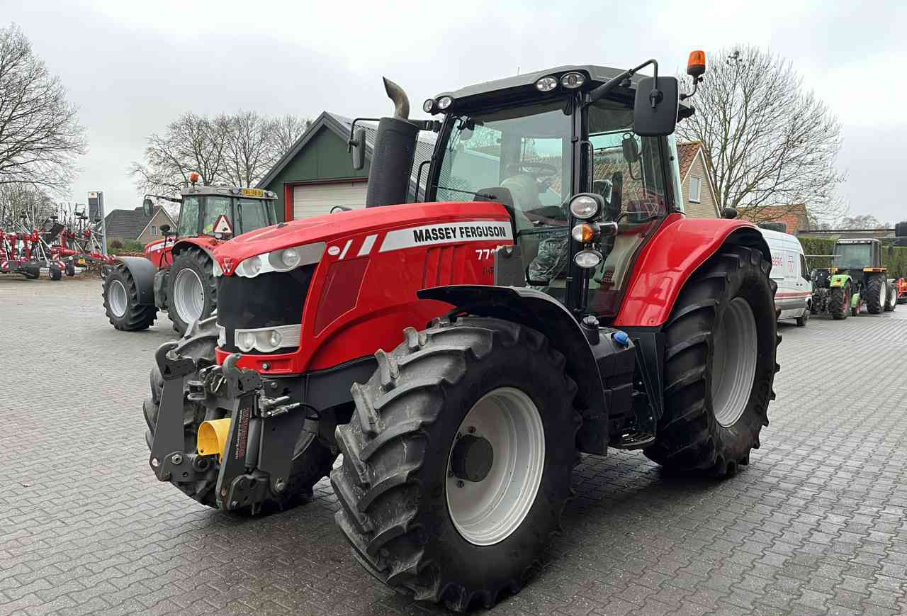 Massey Ferguson 7715 Dyna-6 Efficient Tractoren - Traktor: slika 3 Massey Ferguson 7715 Dyna-6 Efficient Tractoren - Traktor: slika 3