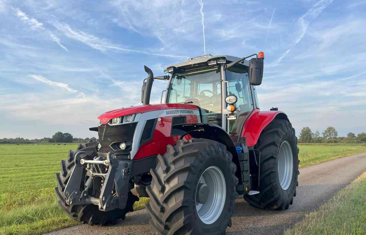 Massey Ferguson 7S.190 Dyna-VT Exclusive tractoren - Traktor: slika 2 Massey Ferguson 7S.190 Dyna-VT Exclusive tractoren - Traktor: slika 2