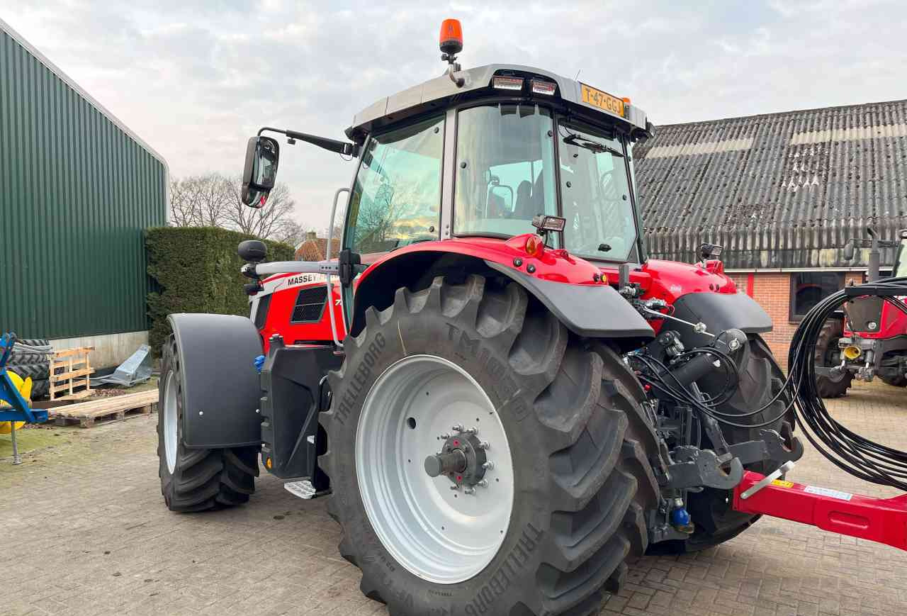 Massey Ferguson 7S.210 Dyna-VT Exclusive Tractoren - Traktor: slika 3 Massey Ferguson 7S.210 Dyna-VT Exclusive Tractoren - Traktor: slika 3