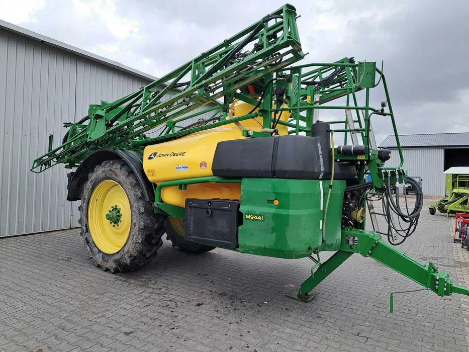 John Deere 944i - Vlečna škropilnica: slika 4 John Deere 944i - Vlečna škropilnica: slika 4