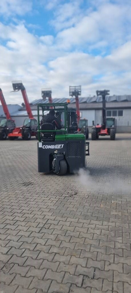 Combilift CB 2500 LPG NEW 2023 - SALE ! - 4-potni viličar s pomičnim teleskopom: slika 5 Combilift CB 2500 LPG NEW 2023 - SALE ! - 4-potni viličar s pomičnim teleskopom: slika 5