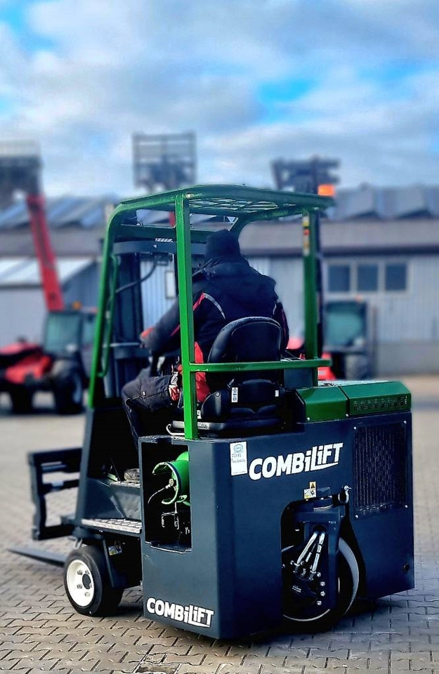 Combilift CB 2500 LPG NEW 2023 - SALE ! - 4-potni viličar s pomičnim teleskopom: slika 4 Combilift CB 2500 LPG NEW 2023 - SALE ! - 4-potni viličar s pomičnim teleskopom: slika 4