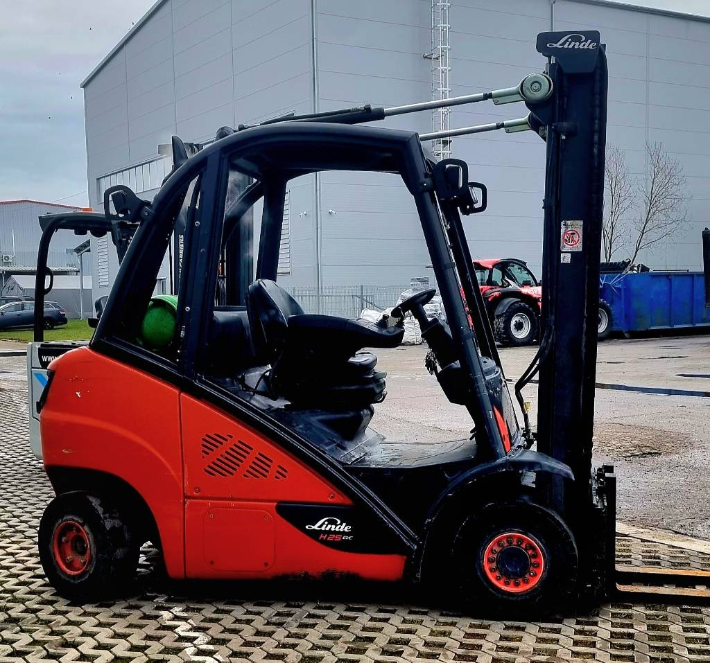 Linde H 25 T - 02 - Plinski viličar: slika 5 Linde H 25 T - 02 - Plinski viličar: slika 5