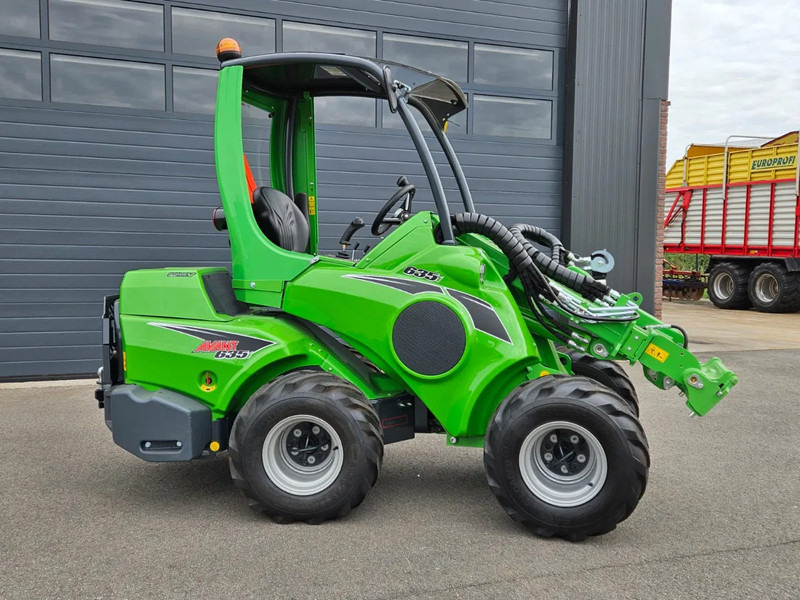 Avant 635i Rental mini-shovel - Kompaktni nakladalnik na gosenicah: slika 2 Avant 635i Rental mini-shovel - Kompaktni nakladalnik na gosenicah: slika 2