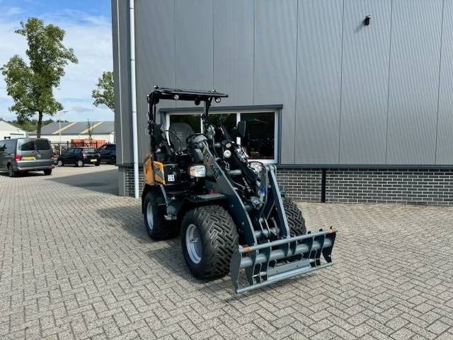 Nov Kolesni nakladalec Giant G2700 HD: slika 14