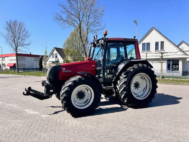 Valtra 6400, Luchtremmen, Fronthef, Frontaftakas - Traktor: slika 2 Valtra 6400, Luchtremmen, Fronthef, Frontaftakas - Traktor: slika 2