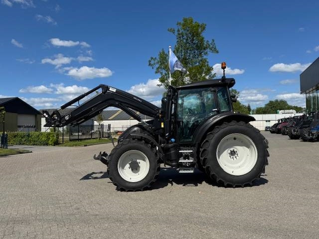 Valtra G125 Ecopower Active, 115 uur!! FH+PTO+Voorlader - Traktor: slika 5 Valtra G125 Ecopower Active, 115 uur!! FH+PTO+Voorlader - Traktor: slika 5