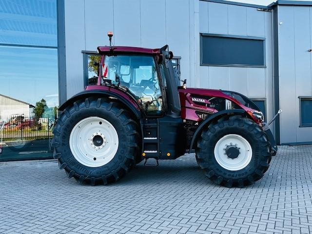 Valtra Q305 DEMO Super Compleet! - Traktor: slika 4 Valtra Q305 DEMO Super Compleet! - Traktor: slika 4