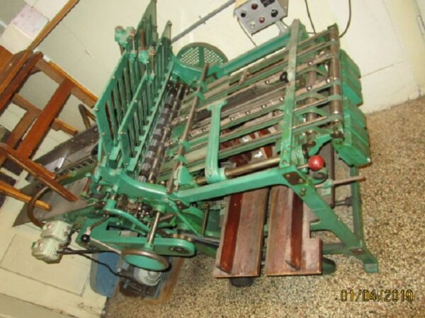 DUX 1295-69 - Stroj za zgibanje: slika 1 DUX 1295-69 - Stroj za zgibanje: slika 1