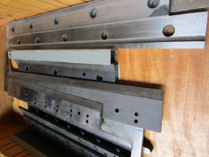 4 x ERSATZMESSERSATZ FÜR DREISCHNEIDER M.MARTINI E6 - Rezervni deli za Tiskarski stroj: slika 2 4 x ERSATZMESSERSATZ FÜR DREISCHNEIDER M.MARTINI E6 - Rezervni deli za Tiskarski stroj: slika 2