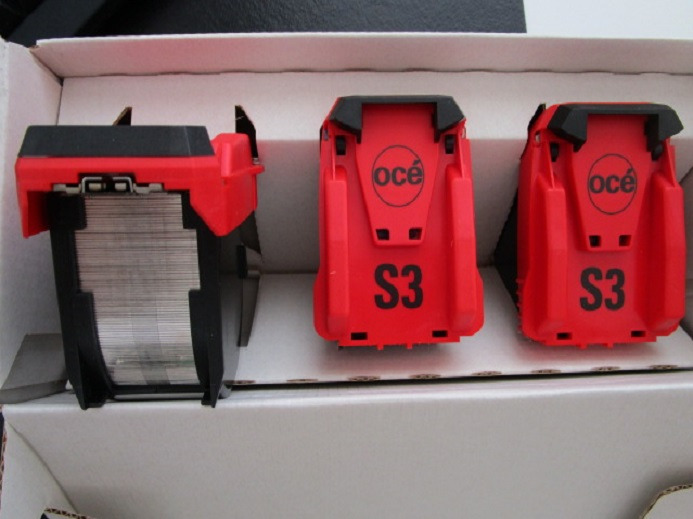 OCE TONER, FUSER OIL UND HEFTKLAMMER- KASSETTEN - Rezervni deli za Tiskarski stroj: slika 1 OCE TONER, FUSER OIL UND HEFTKLAMMER- KASSETTEN - Rezervni deli za Tiskarski stroj: slika 1