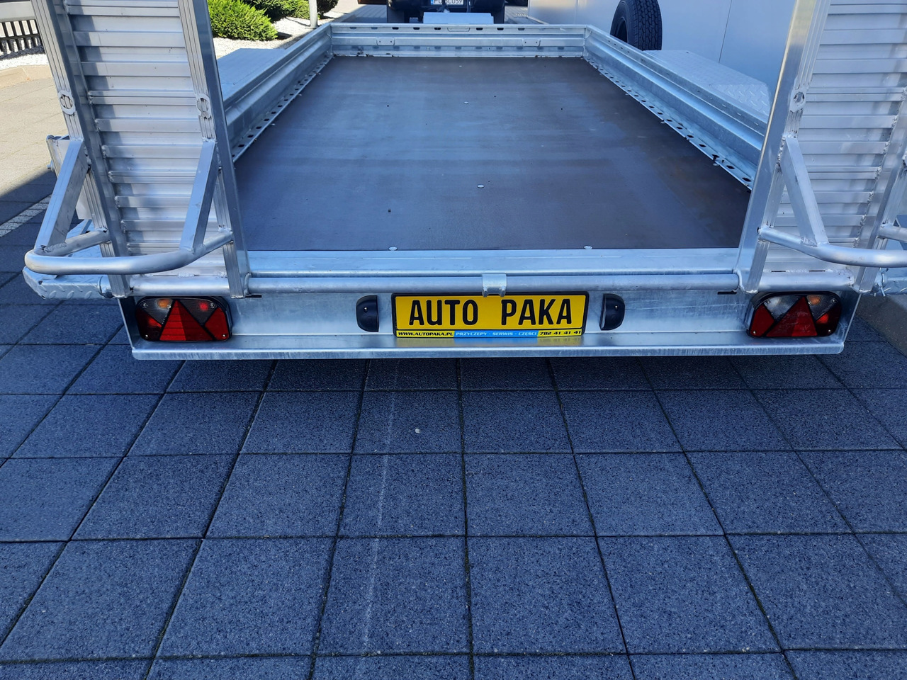 PRZYCZEPA DO KOPARKI MINIKOPARKI ŁADOWARKI Z NAJAZDAMI ALUMINIOWYMI 3500 KG / EXCAVATOR MINI EXCAVATOR LOADER TRAILER WITH ALUMINUM RAMPS 3500 KG - Prikolica za prevoz strojev: slika 3 PRZYCZEPA DO KOPARKI MINIKOPARKI ŁADOWARKI Z NAJAZDAMI ALUMINIOWYMI 3500 KG / EXCAVATOR MINI EXCAVATOR LOADER TRAILER WITH ALUMINUM RAMPS 3500 KG - Prikolica za prevoz strojev: slika 3