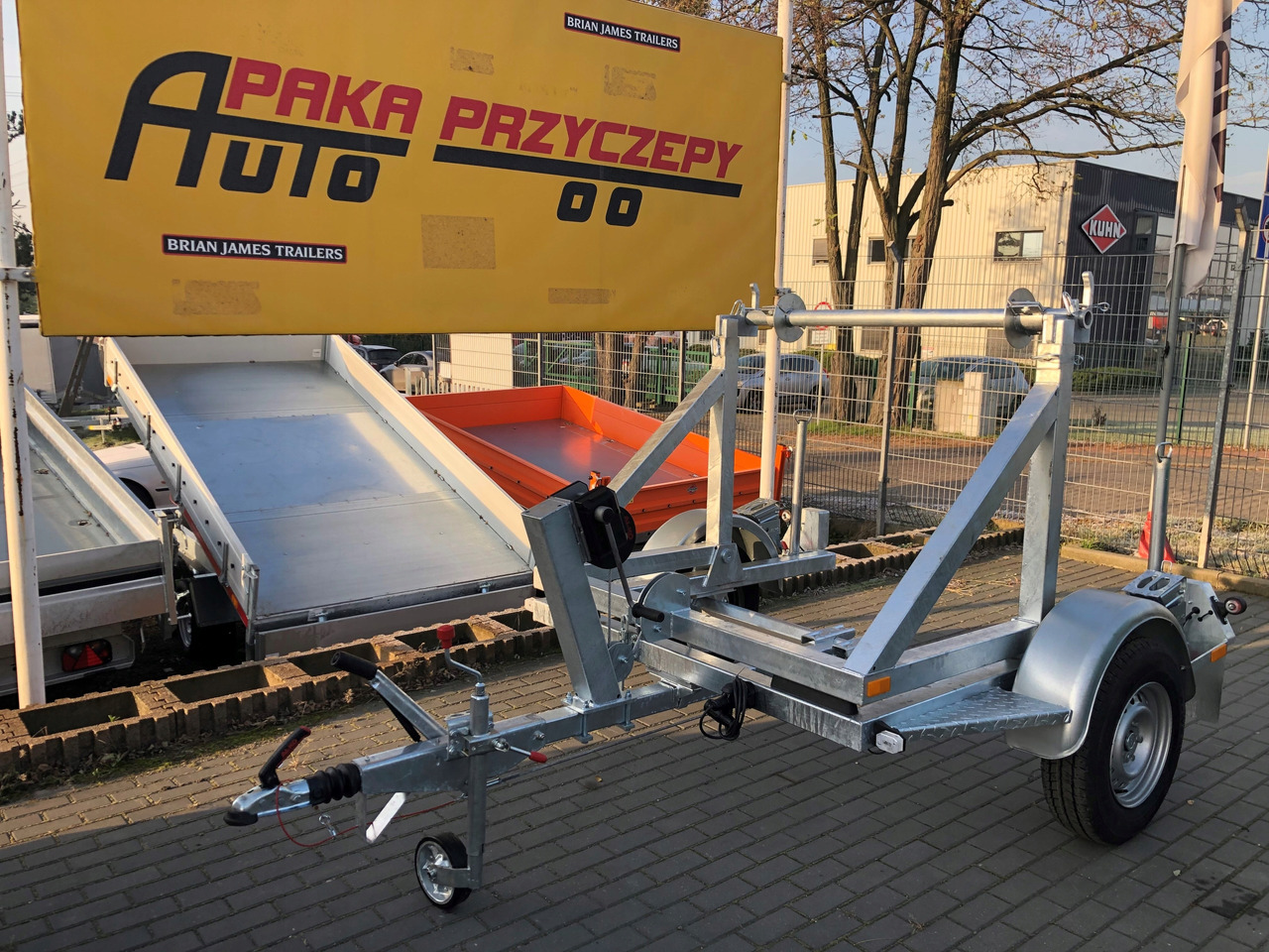 PRZYCZEPA KABLOWA POD BĘBEN KABLOWY ŚWIATŁOWÓD / CABLE TRAILER FOR FIBER OPTIC CABLE DRUM - Kabelska prikolica: slika 2 PRZYCZEPA KABLOWA POD BĘBEN KABLOWY ŚWIATŁOWÓD / CABLE TRAILER FOR FIBER OPTIC CABLE DRUM - Kabelska prikolica: slika 2