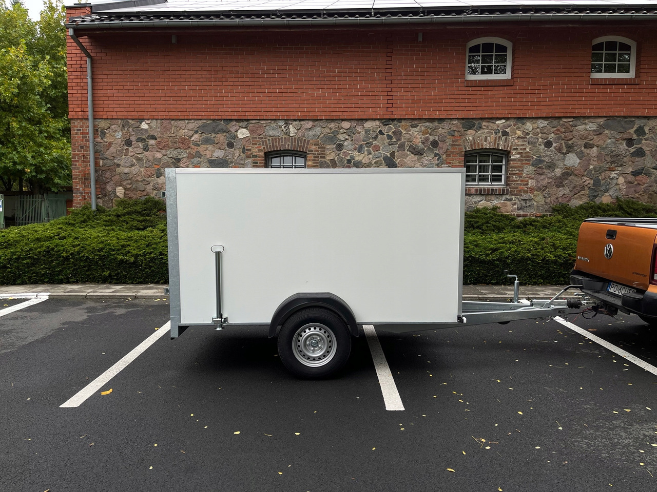 PRZYCZEPA KONTENER CARGO BOX 2,6 x 1,5 ZABUDOWANA / CARGO CONTAINER TRAILER BOX 2.6 x 1.5 ENCLOSED - Prikolica zabojnik: slika 3 PRZYCZEPA KONTENER CARGO BOX 2,6 x 1,5 ZABUDOWANA / CARGO CONTAINER TRAILER BOX 2.6 x 1.5 ENCLOSED - Prikolica zabojnik: slika 3