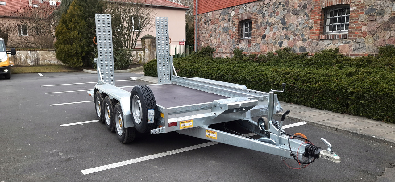PRZYCZEPA LAWETA DO MINIKOPARKI KOPARKI Z NAJAZDAMI STALOWYMI - 3 OSIE / MINI EXCAVATOR TRANSPORTER TRAILER WITH STEEL RAMPS - 3 AXLES - Prikolica za prevoz strojev: slika 2 PRZYCZEPA LAWETA DO MINIKOPARKI KOPARKI Z NAJAZDAMI STALOWYMI - 3 OSIE / MINI EXCAVATOR TRANSPORTER TRAILER WITH STEEL RAMPS - 3 AXLES - Prikolica za prevoz strojev: slika 2