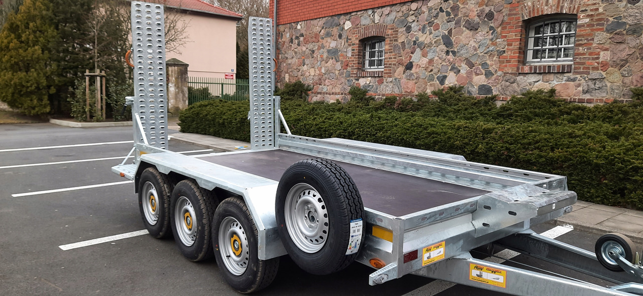 PRZYCZEPA LAWETA DO MINIKOPARKI KOPARKI Z NAJAZDAMI STALOWYMI - 3 OSIE / MINI EXCAVATOR TRANSPORTER TRAILER WITH STEEL RAMPS - 3 AXLES - Prikolica za prevoz strojev: slika 5 PRZYCZEPA LAWETA DO MINIKOPARKI KOPARKI Z NAJAZDAMI STALOWYMI - 3 OSIE / MINI EXCAVATOR TRANSPORTER TRAILER WITH STEEL RAMPS - 3 AXLES - Prikolica za prevoz strojev: slika 5