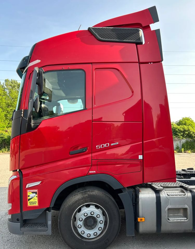 Volvo FH 500 I-SAVE / PARK COOL / ZŁOTY KONTRAKT / 3 SZTUKI !! - Vlačilec: slika 4 Volvo FH 500 I-SAVE / PARK COOL / ZŁOTY KONTRAKT / 3 SZTUKI !! - Vlačilec: slika 4