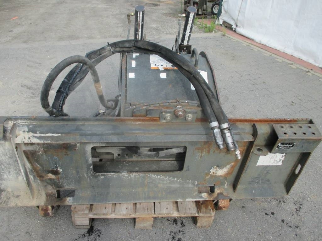 Bobcat 18 PLA - Strgalec: slika 1 Bobcat 18 PLA - Strgalec: slika 1