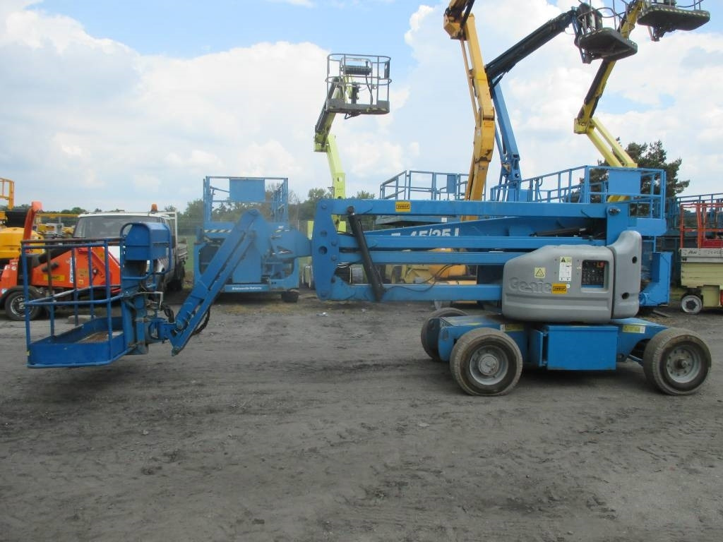 Genie Z 45/25 J DC - Zglobna dvižna ploščad: slika 2 Genie Z 45/25 J DC - Zglobna dvižna ploščad: slika 2