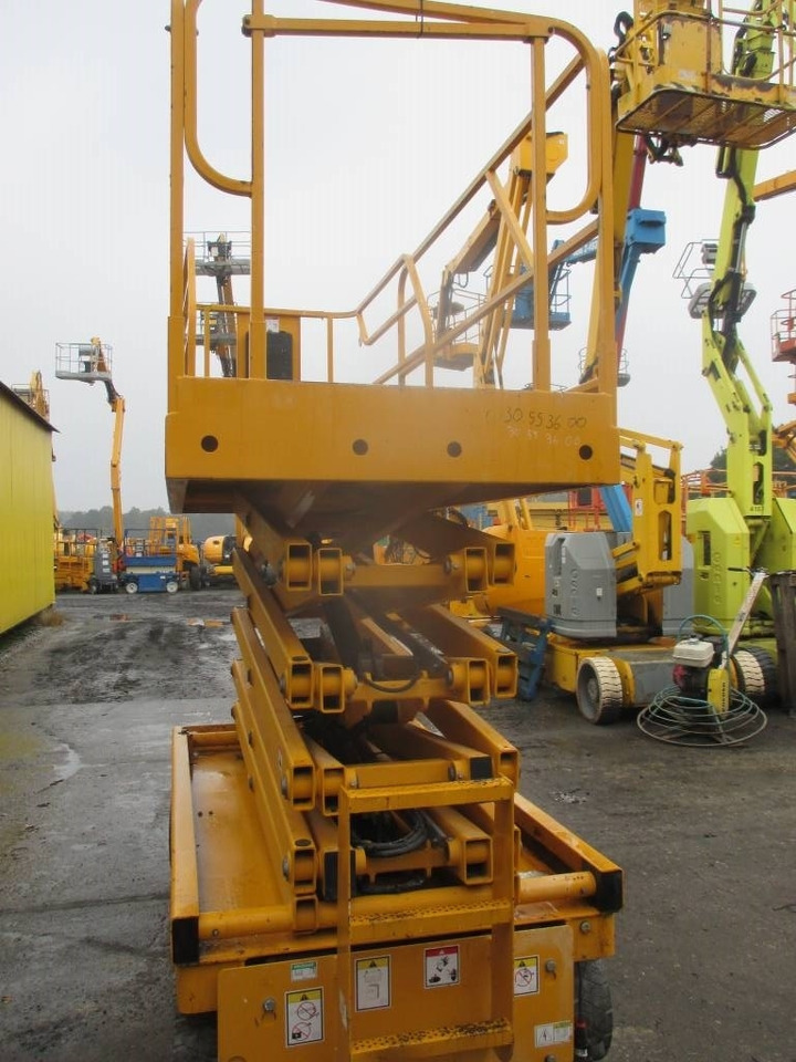 Haulotte Compact 12 - Škarjasta dvižna ploščad: slika 3 Haulotte Compact 12 - Škarjasta dvižna ploščad: slika 3