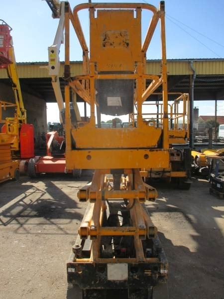 Haulotte Compact 8 - Škarjasta dvižna ploščad: slika 2 Haulotte Compact 8 - Škarjasta dvižna ploščad: slika 2