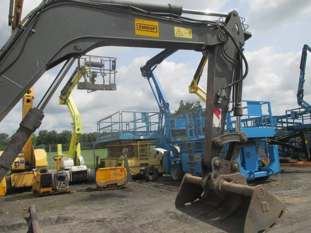Mini bager Volvo ECR 88 D: slika 12