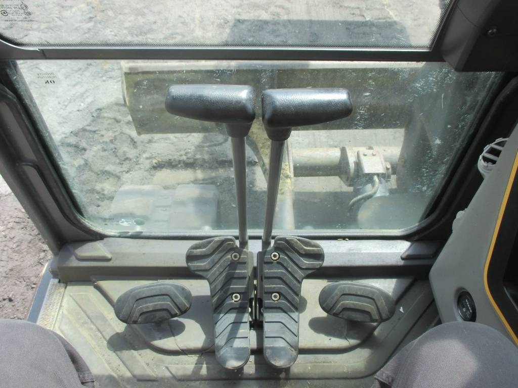 Mini bager Volvo ECR 88 D: slika 15