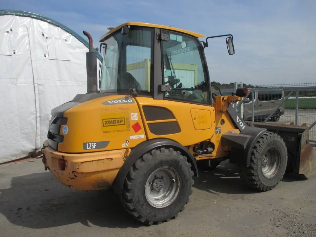 Volvo L 25 F - Kolesni nakladalec: slika 2 Volvo L 25 F - Kolesni nakladalec: slika 2