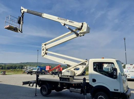 Nissan NT 400 CABSTAR podnośnik koszowy ISOLI PNT 210 JD4 - Dvižna ploščad montirana na tovornjak: slika 2 Nissan NT 400 CABSTAR podnośnik koszowy ISOLI PNT 210 JD4 - Dvižna ploščad montirana na tovornjak: slika 2