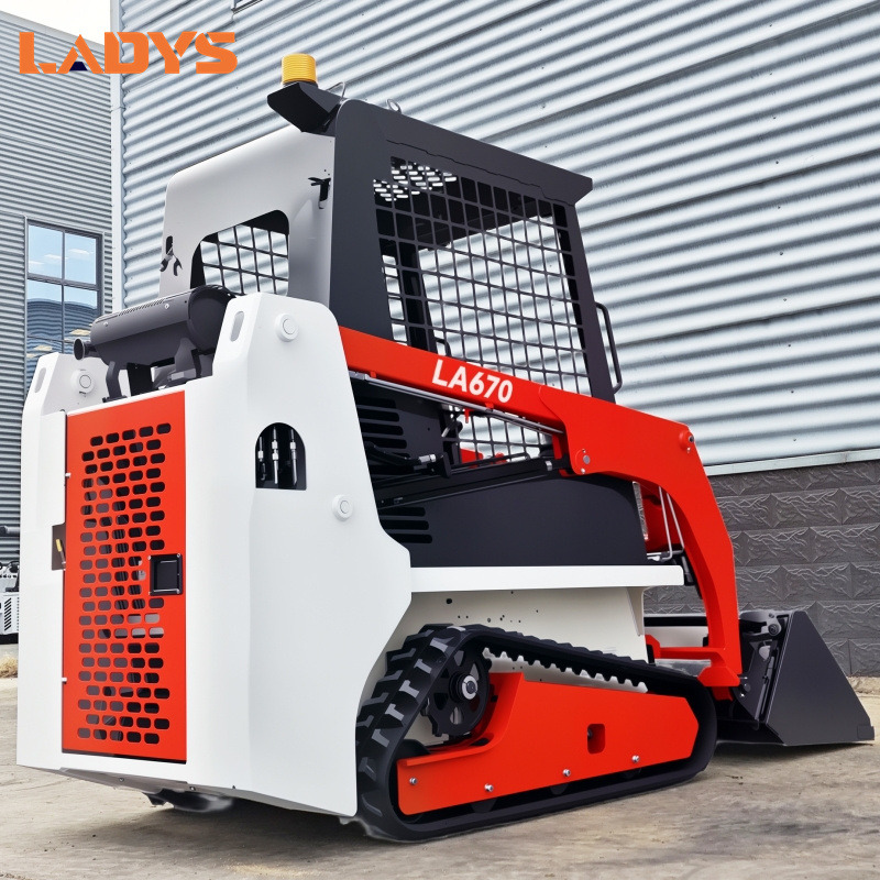 LADYS LA670 Mini Small Skid Steer Loader Compact Track Diesel Mini Skid Steer Loader For Sale With Small Mini Skid Steer Attachments 4 In 1 Bucket - Mini nakladalec: slika 5 LADYS LA670 Mini Small Skid Steer Loader Compact Track Diesel Mini Skid Steer Loader For Sale With Small Mini Skid Steer Attachments 4 In 1 Bucket - Mini nakladalec: slika 5