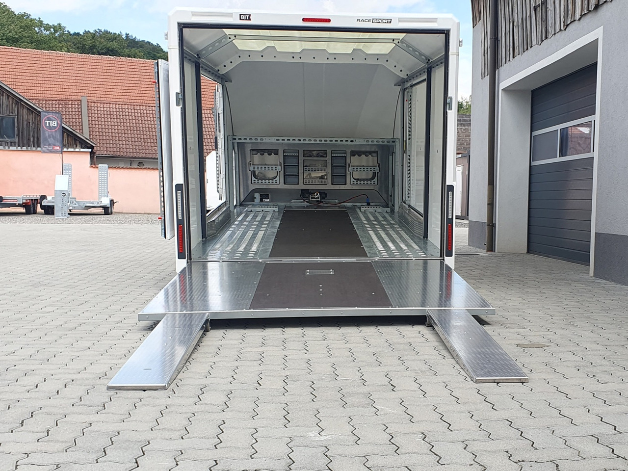 BRIAN JAMES TRAILERS NEW Race Sport lizing BRIAN JAMES TRAILERS NEW Race Sport: slika 9