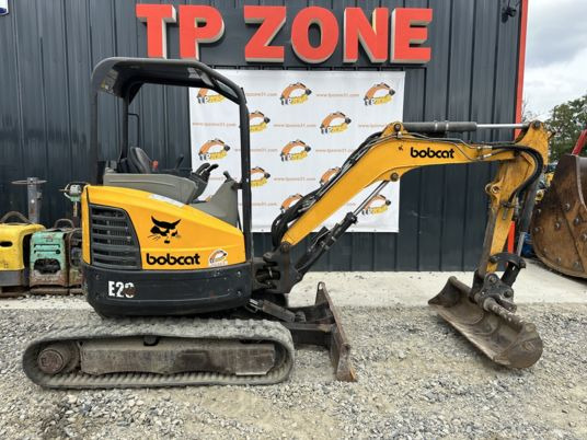 Bobcat E26 à 18900 € HT - Mini bager: slika 1 Bobcat E26 à 18900 € HT - Mini bager: slika 1