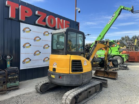 Bobcat E35 Cabine à 20500 € HT - Mini bager: slika 3 Bobcat E35 Cabine à 20500 € HT - Mini bager: slika 3