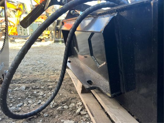 Broyeur forestier pour minichargeur - Gozdarski mulčer: slika 5 Broyeur forestier pour minichargeur - Gozdarski mulčer: slika 5