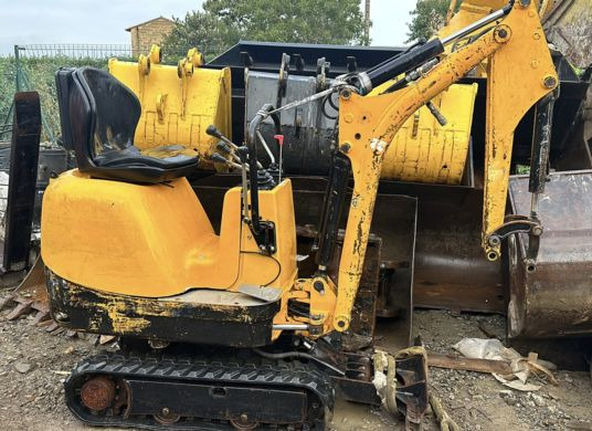 JCB 8008 CTS à 5900€ HT - Mini bager: slika 1 JCB 8008 CTS à 5900€ HT - Mini bager: slika 1