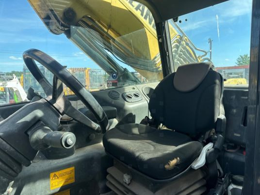 New Holland LM1745 - 17M - 4T5 à 29900 € HT - Teleskopski viličar: slika 5 New Holland LM1745 - 17M - 4T5 à 29900 € HT - Teleskopski viličar: slika 5