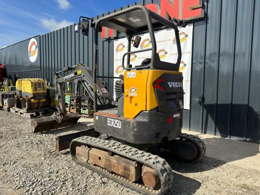 Volvo ECR25D à 23900 euros HT - Mini bager: slika 4 Volvo ECR25D à 23900 euros HT - Mini bager: slika 4