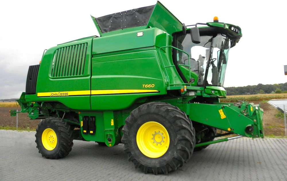 John Deere T660 2014 Rok, heder 7,6m, 2700 mtg na silniku, Najbogatsza Wersja, Nie Malowany, Stan Idealny - Kombajn harvester: slika 2 John Deere T660 2014 Rok, heder 7,6m, 2700 mtg na silniku, Najbogatsza Wersja, Nie Malowany, Stan Idealny - Kombajn harvester: slika 2