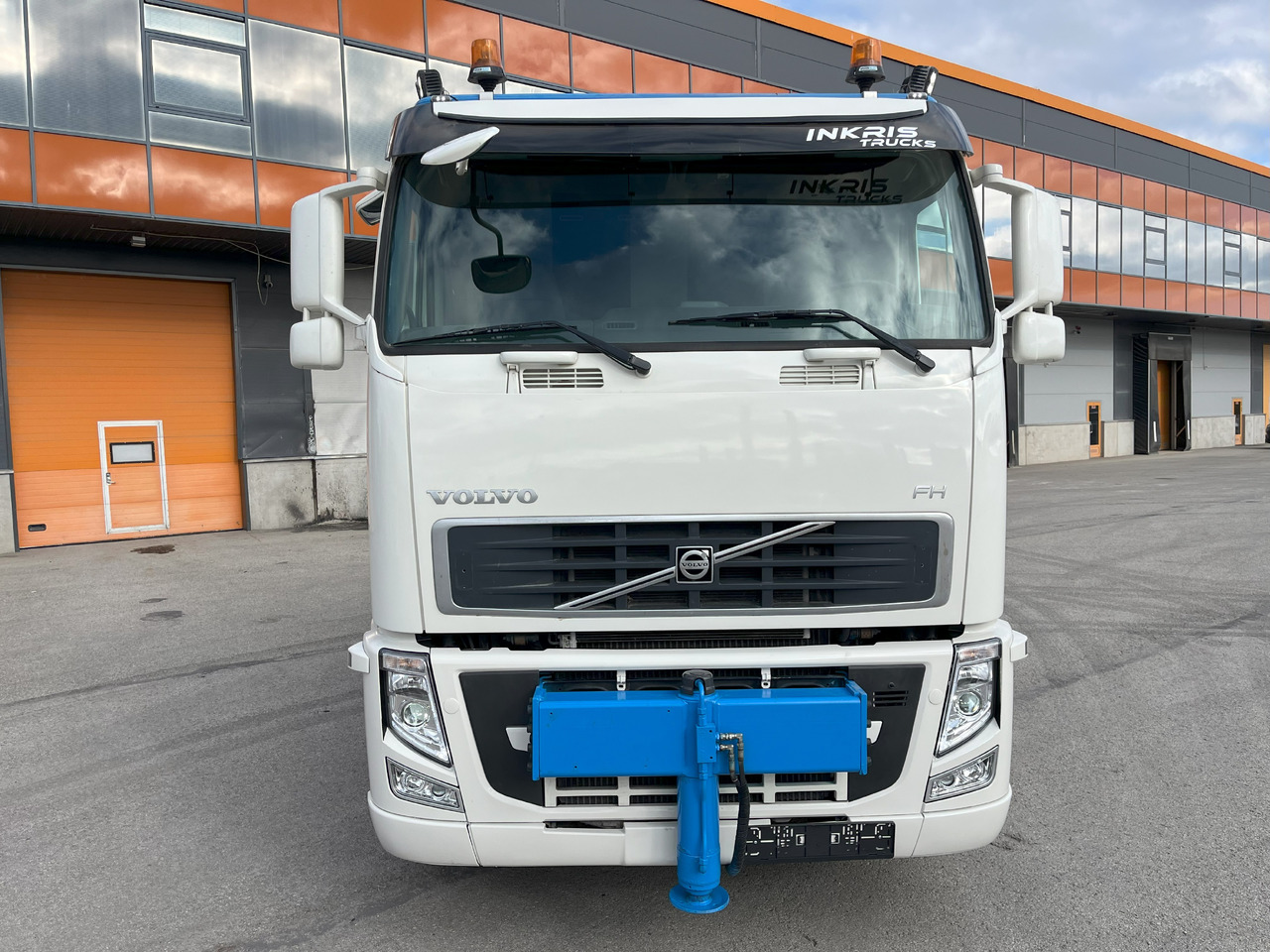 VOLVO FH 8x4 + Crane 48tm year 2006 + Jib + platform + tractor - Tovornjak z dvigalom: slika 3 VOLVO FH 8x4 + Crane 48tm year 2006 + Jib + platform + tractor - Tovornjak z dvigalom: slika 3
