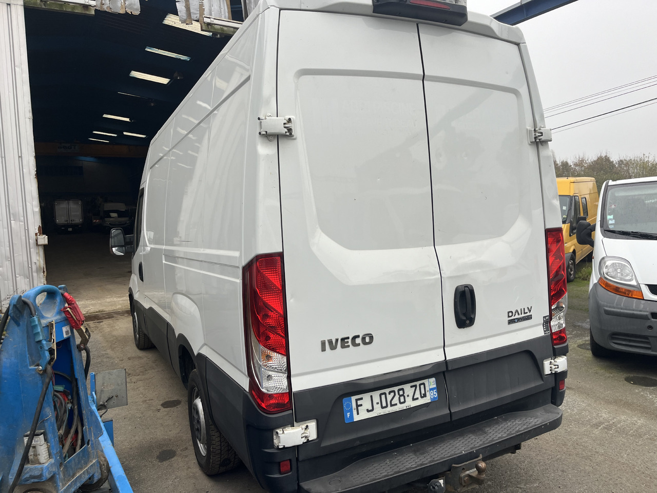 Iveco 35-180 35s18 11M3 - Furgon: slika 3 Iveco 35-180 35s18 11M3 - Furgon: slika 3