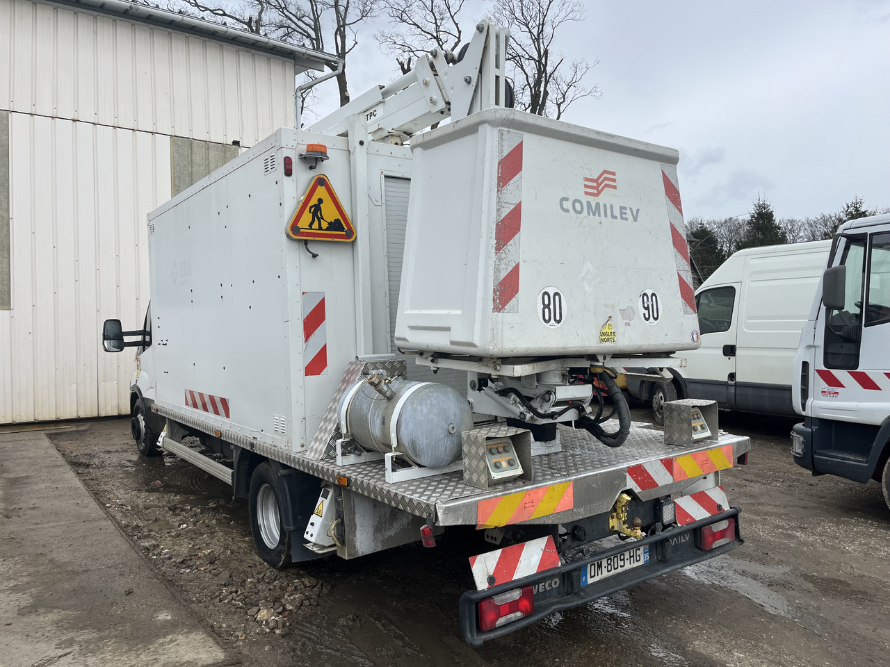 Dvižna ploščad montirana na tovornjak Iveco Daily 70-170: slika 12