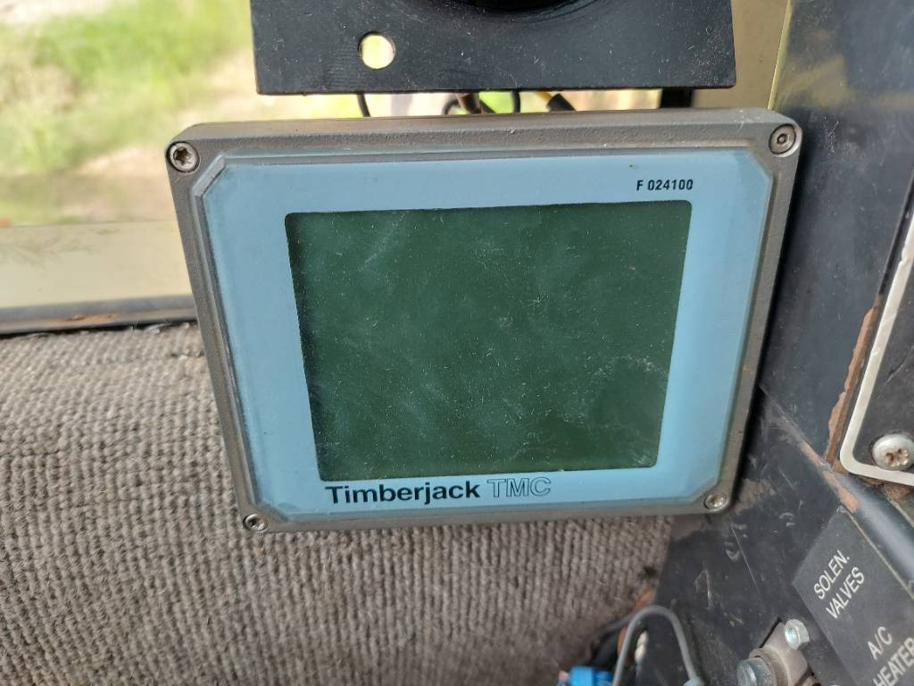 Gozdarski kombajn TIMBERJACK 2628: slika 11